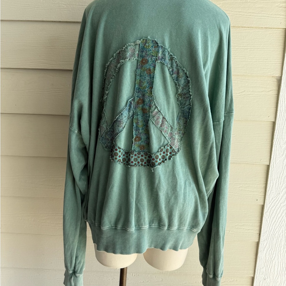 Women’s Easel Green Hoodie Peace Sign Sweater - Picture 5 of 6